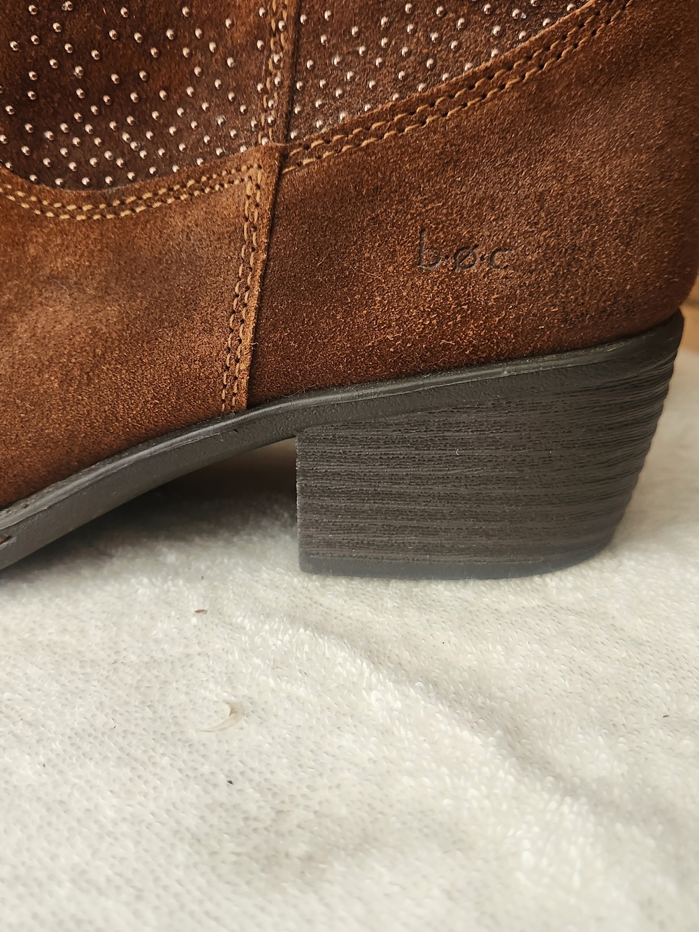 Born B.Ø.C Brown Suede Western Booties With Leather Studs Ankle Boots Size 10 - Picture 11 of 16